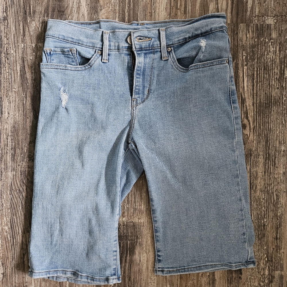 Levi's Capri Jean Shorts, Size 28